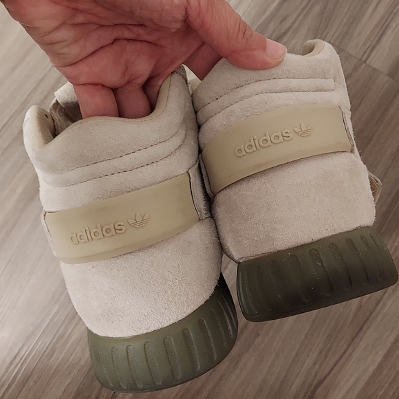 Adidas tubular invader strap sneakers